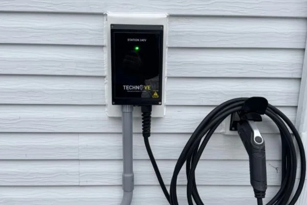 Borne de recharge installée par Danovis